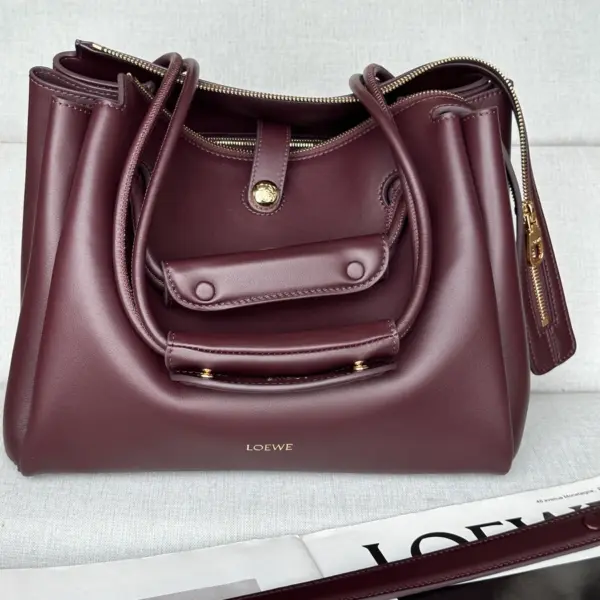 Loewe-羅意威 深酒紅大號柔軟牛皮革 Madrid 手拿包 11 Loewe-羅意威 深酒紅大號柔軟牛皮革 Madrid 手拿包