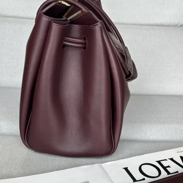 Loewe-羅意威 深酒紅大號柔軟牛皮革 Madrid 手拿包 13 Loewe-羅意威 深酒紅大號柔軟牛皮革 Madrid 手拿包