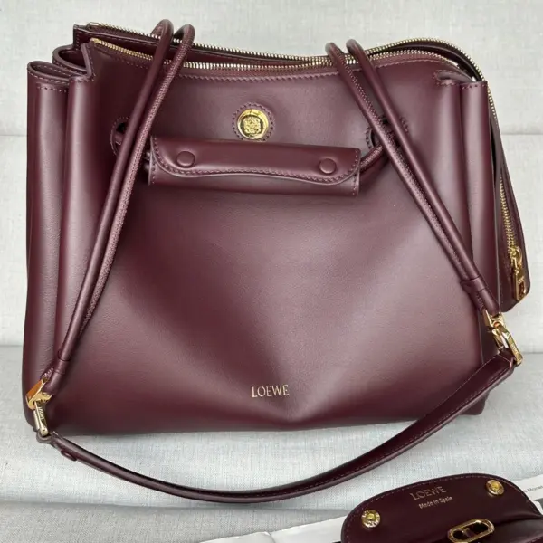 Loewe-羅意威 深酒紅大號柔軟牛皮革 Madrid 手拿包 17 Loewe-羅意威 深酒紅大號柔軟牛皮革 Madrid 手拿包