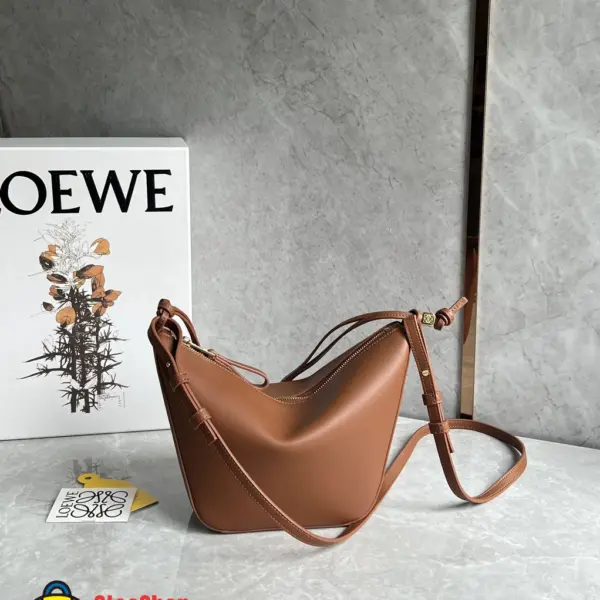 Loewe-羅意威 棕褐色迷你經典牛皮革 Hammock Hobo 肩背包