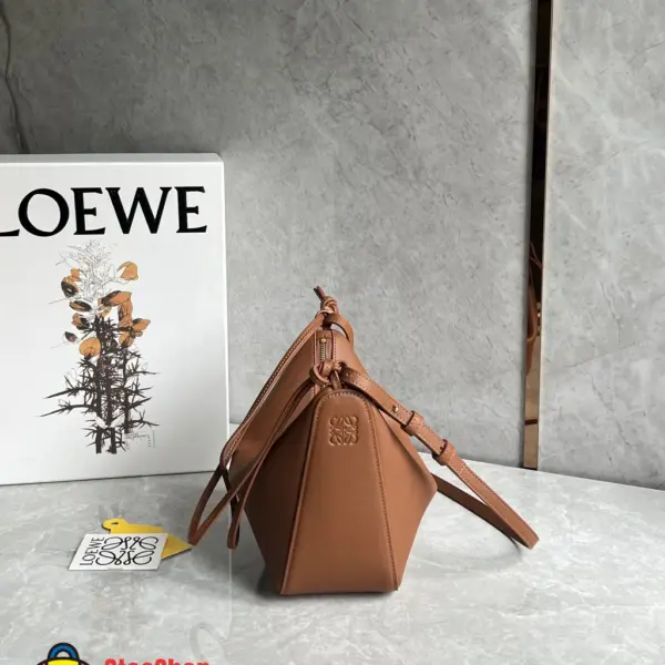 Loewe-羅意威 棕褐色迷你經典牛皮革 Hammock Hobo 肩背包