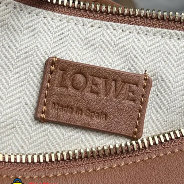 Loewe-羅意威 棕褐色迷你經典牛皮革 Hammock Hobo 肩背包
