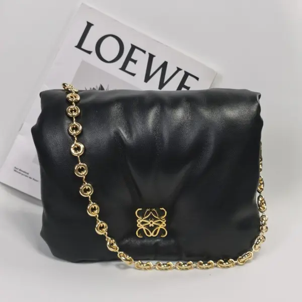 Loewe-羅意威 黑色中號亮面納帕羊皮革 Puffer Goya 肩背包