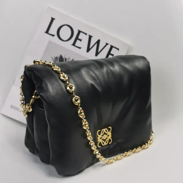 Loewe-羅意威 黑色中號亮面納帕羊皮革 Puffer Goya 肩背包