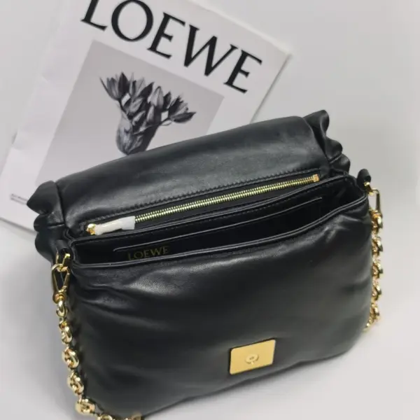 Loewe-羅意威 黑色中號亮面納帕羊皮革 Puffer Goya 肩背包