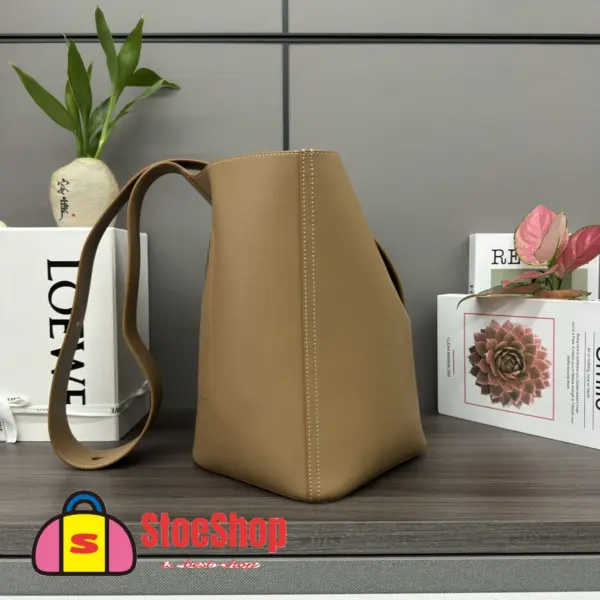 Loewe-羅意威 Pebble Bucket 系列 深黃油色迷你光滑牛皮革斜挎水桶手袋