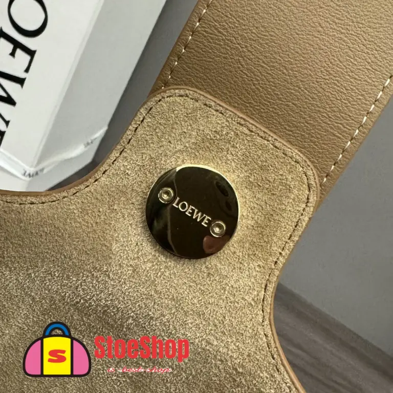 Loewe-羅意威 Pebble Bucket 系列 深黃油色迷你光滑牛皮革斜挎水桶手袋