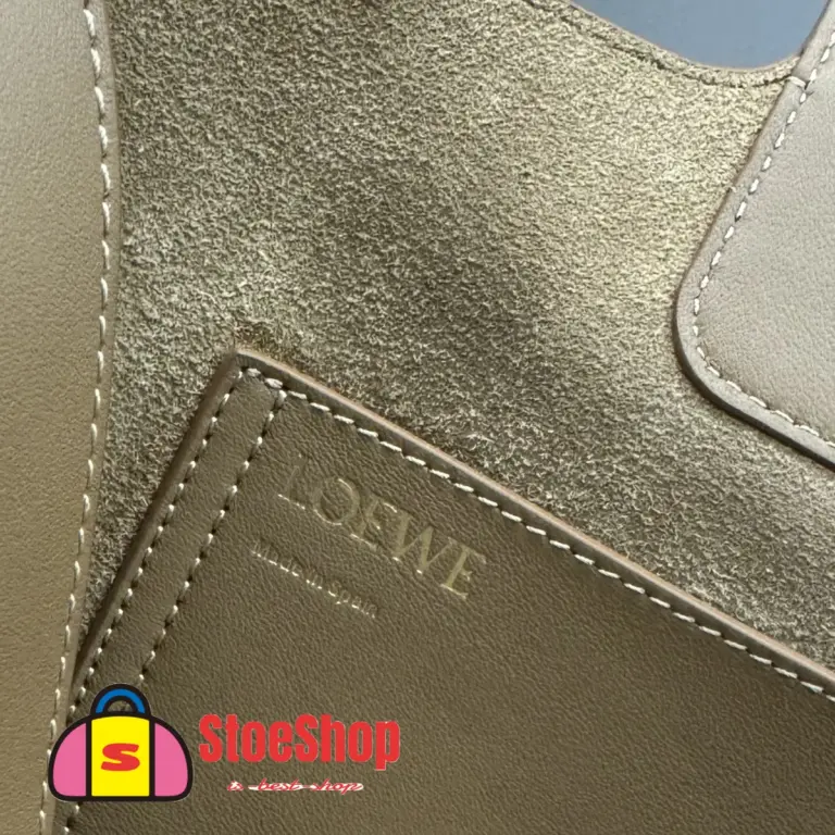 Loewe-羅意威 Pebble Bucket 系列 深黃油色迷你光滑牛皮革斜挎水桶手袋