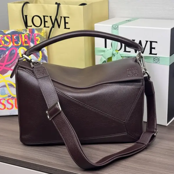 Loewe-羅意威 布朗尼深棕大號納帕羊皮革 Featherlight Puzzle 手拿包