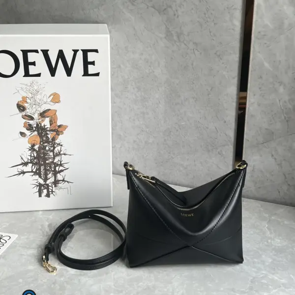 Loewe-羅意威 Puzzle Fold 系列 黑色亮面納帕牛皮革手拿包