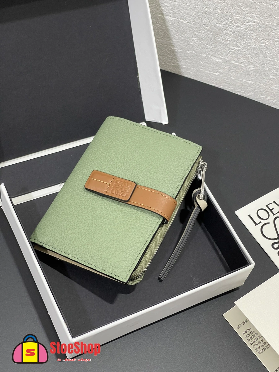 Loewe-羅意威 迷迭香綠 / 焦糖棕柔軟粒面牛皮革 Anagram 長夾 3 Loewe-羅意威 迷迭香綠 / 焦糖棕柔軟粒面牛皮革 Anagram 長夾
