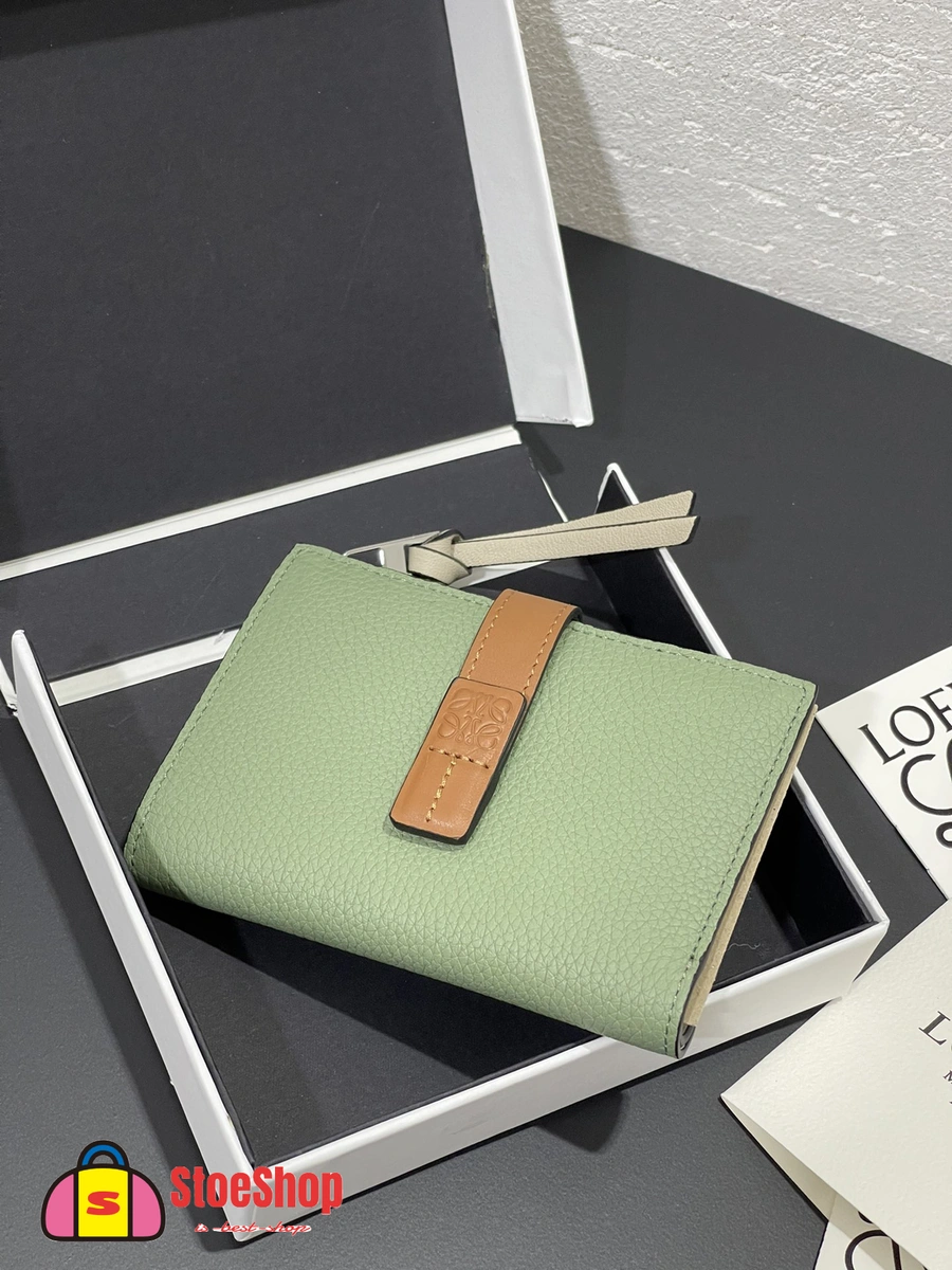 Loewe-羅意威 迷迭香綠 / 焦糖棕柔軟粒面牛皮革 Anagram 長夾 4 Loewe-羅意威 迷迭香綠 / 焦糖棕柔軟粒面牛皮革 Anagram 長夾