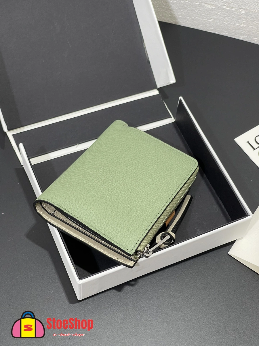 Loewe-羅意威 迷迭香綠 / 焦糖棕柔軟粒面牛皮革 Anagram 長夾 6 Loewe-羅意威 迷迭香綠 / 焦糖棕柔軟粒面牛皮革 Anagram 長夾