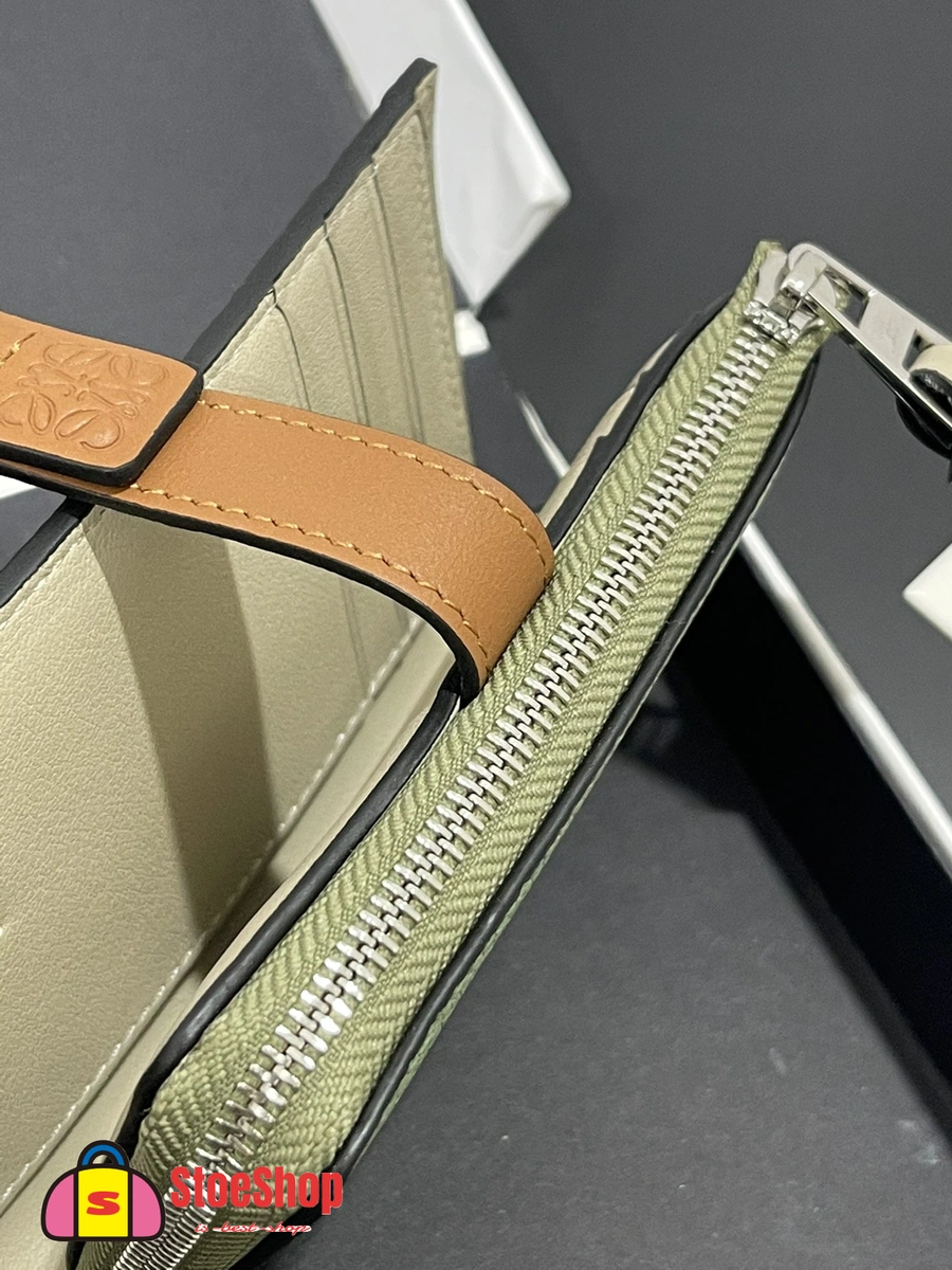 Loewe-羅意威 迷迭香綠 / 焦糖棕柔軟粒面牛皮革 Anagram 長夾 9 Loewe-羅意威 迷迭香綠 / 焦糖棕柔軟粒面牛皮革 Anagram 長夾