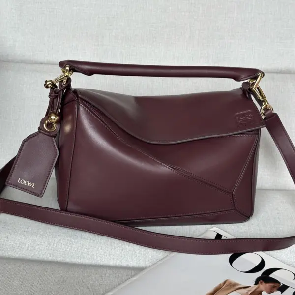 Loewe-羅意威 深酒紅小號經典牛皮革 Puzzle Edge 肩背包