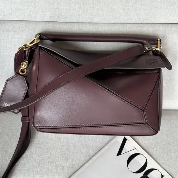 Loewe-羅意威 深酒紅小號經典牛皮革 Puzzle Edge 肩背包