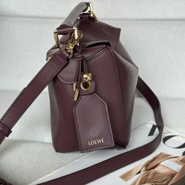 Loewe-羅意威 深酒紅小號經典牛皮革 Puzzle Edge 肩背包