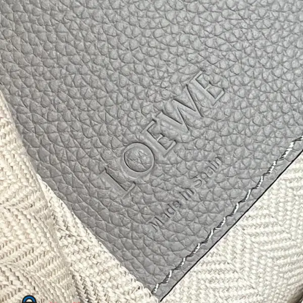 Loewe-羅意威 Hammock 系列 珍珠灰小號柔軟粒面牛皮革肩背手袋