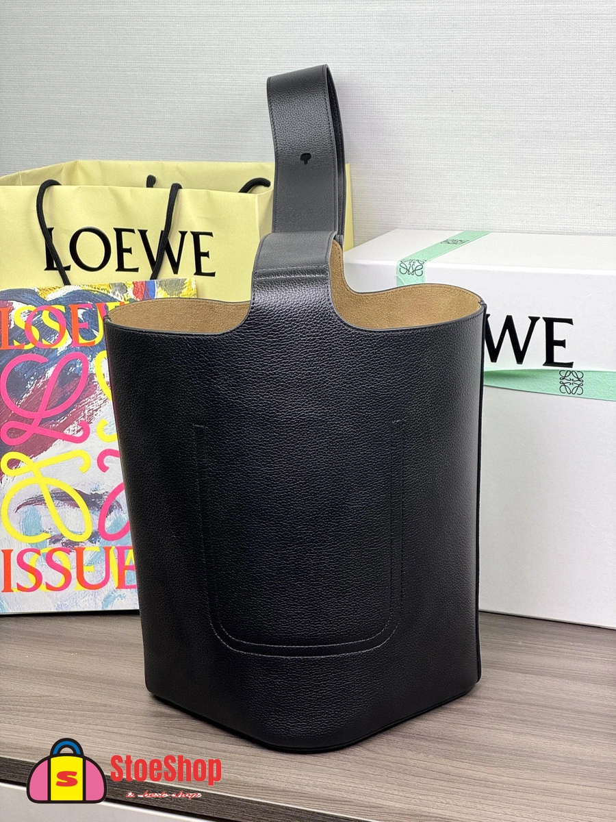 Loewe-羅意威 Pebble Bucket 系列 黑色迷你柔軟粒面牛皮革斜挎水桶手袋 4 Loewe-羅意威 Pebble Bucket 系列 黑色迷你柔軟粒面牛皮革斜挎水桶手袋