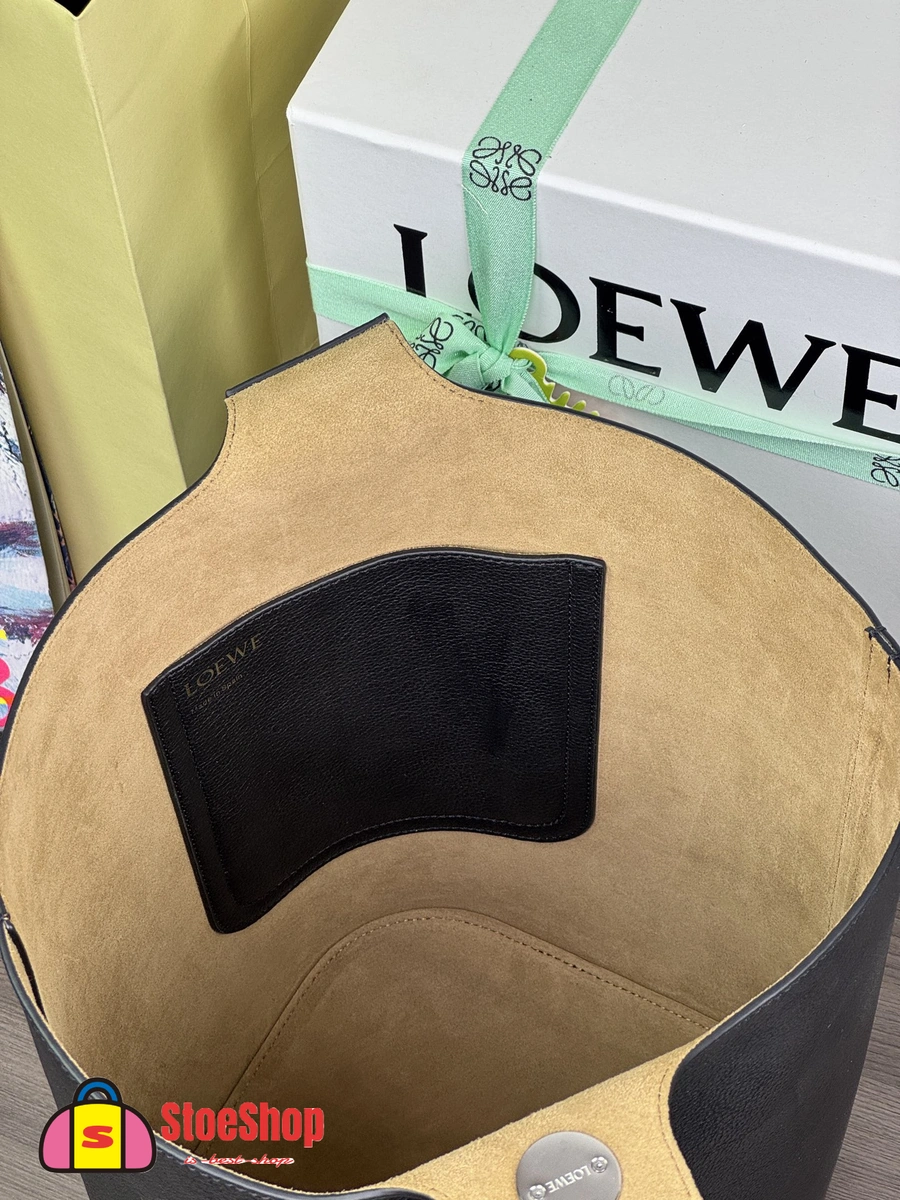 Loewe-羅意威 Pebble Bucket 系列 黑色迷你柔軟粒面牛皮革斜挎水桶手袋 9 Loewe-羅意威 Pebble Bucket 系列 黑色迷你柔軟粒面牛皮革斜挎水桶手袋