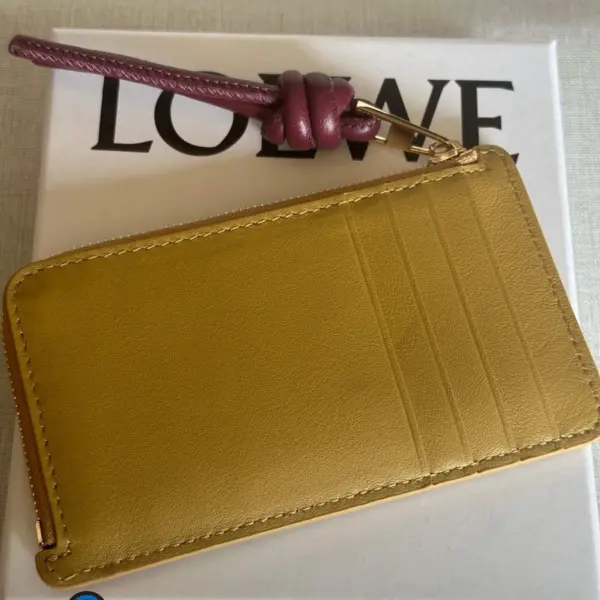 Loewe-羅意威 沙漠黃 / 深紅色亮面納帕牛皮革繩結硬幣卡包