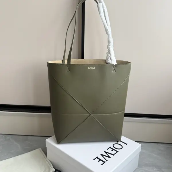 Loewe-羅意威 深卡其色迷你亮面牛皮革 Puzzle Fold 斜挎包