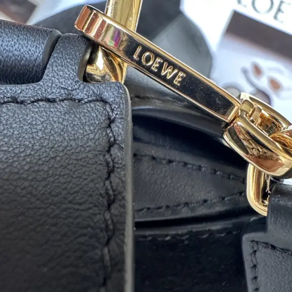 Loewe-羅意威 Puzzle 系列 黑色小號經典牛皮革絨面革肩背包
