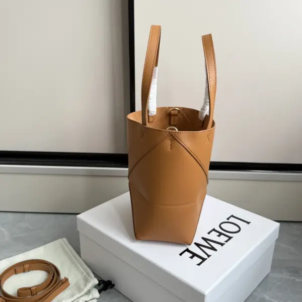 Loewe-羅意威 暖沙黃色迷你亮面牛皮革 Puzzle Fold 斜挎包