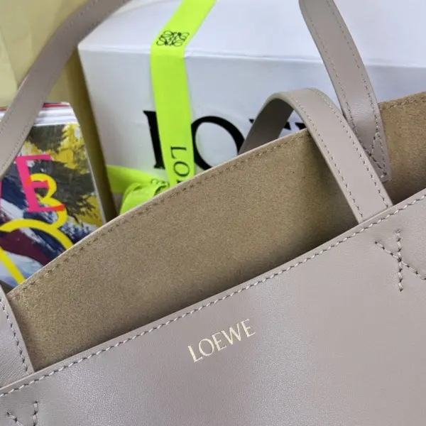 Loewe-羅意威 沙色中號亮面牛皮革 Puzzle Fold 購物袋