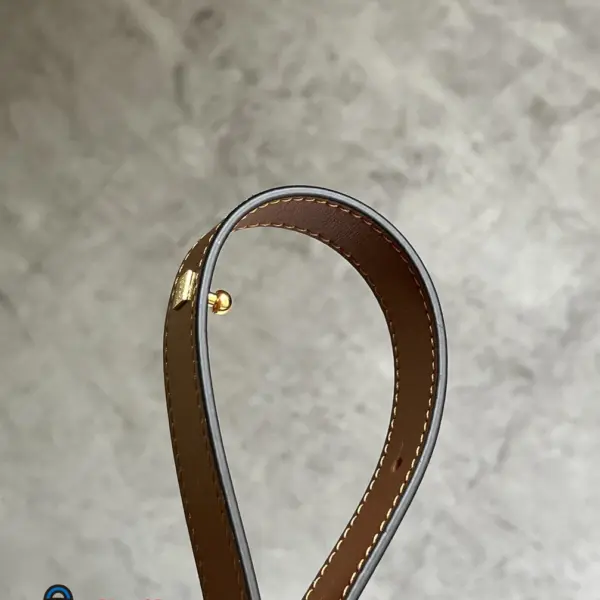 Loewe-羅意威 Hammock 系列 太妃糖色小號柔軟粒面牛皮革肩背包