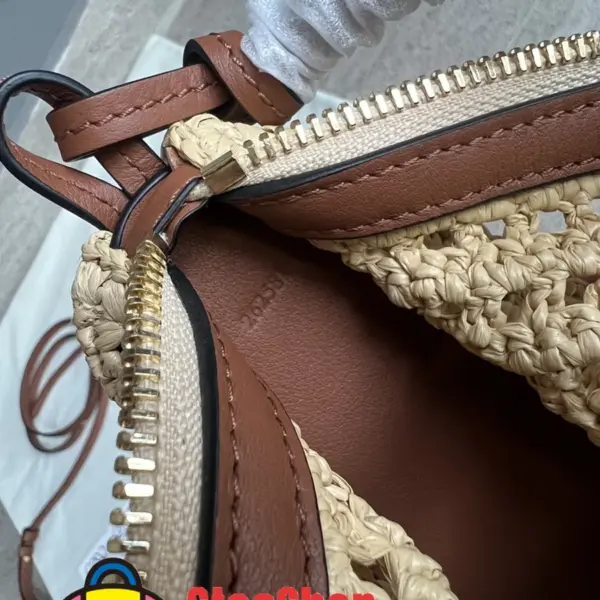 Loewe-羅意威 迷你棕褐色 / 自然沙拉菲草牛皮革 Hammock Hobo 肩背包 19 Loewe-羅意威 迷你棕褐色 / 自然沙拉菲草牛皮革 Hammock Hobo 肩背包