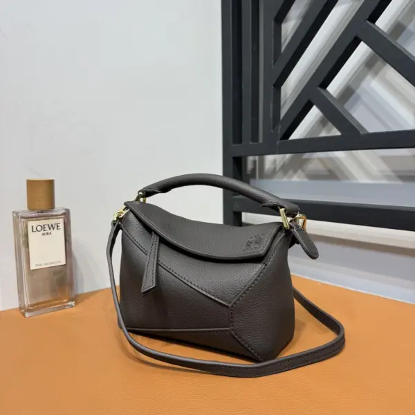 Loewe-羅意威 深灰色小號柔軟粒面牛皮革 Puzzle 肩背包