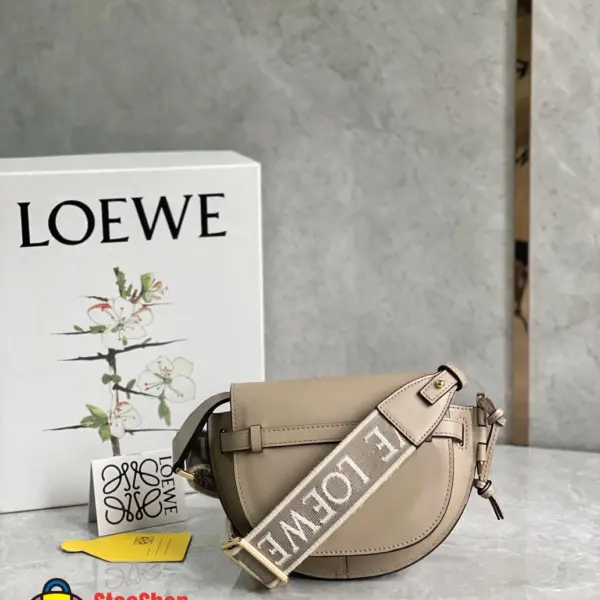 Loewe-羅意威 沙色迷你柔軟牛皮革提花 Gate Dual 斜挎包