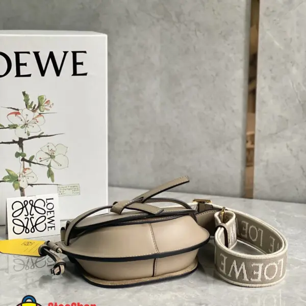 Loewe-羅意威 沙色迷你柔軟牛皮革提花 Gate Dual 斜挎包