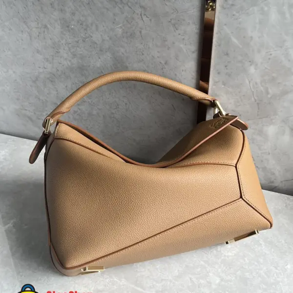 Loewe-羅意威 淺峽谷棕大號柔軟粒面牛皮革 Puzzle 肩背包