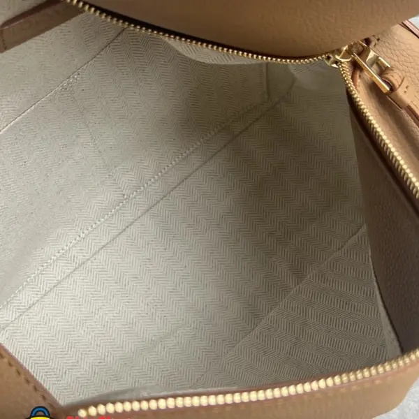 Loewe-羅意威 淺峽谷棕大號柔軟粒面牛皮革 Puzzle 肩背包