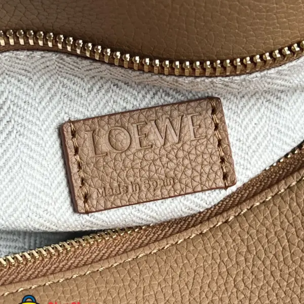 Loewe-羅意威 淺峽谷棕大號柔軟粒面牛皮革 Puzzle 肩背包