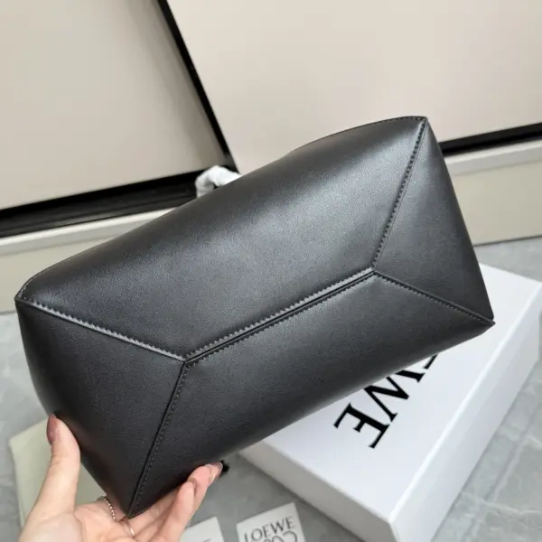 Loewe-羅意威 Puzzle Fold 系列 黑色迷你亮面牛皮革斜挎包 17 Loewe-羅意威 Puzzle Fold 系列 黑色迷你亮面牛皮革斜挎包