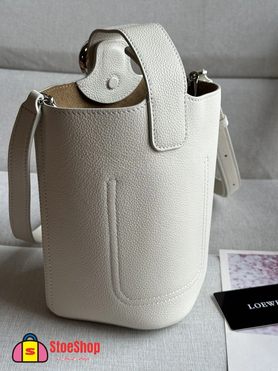 Loewe-羅意威 Pebble Bucket 系列 柔白色迷你柔軟粒面牛皮革斜挎水桶手袋 6 Loewe-羅意威 Pebble Bucket 系列 柔白色迷你柔軟粒面牛皮革斜挎水桶手袋