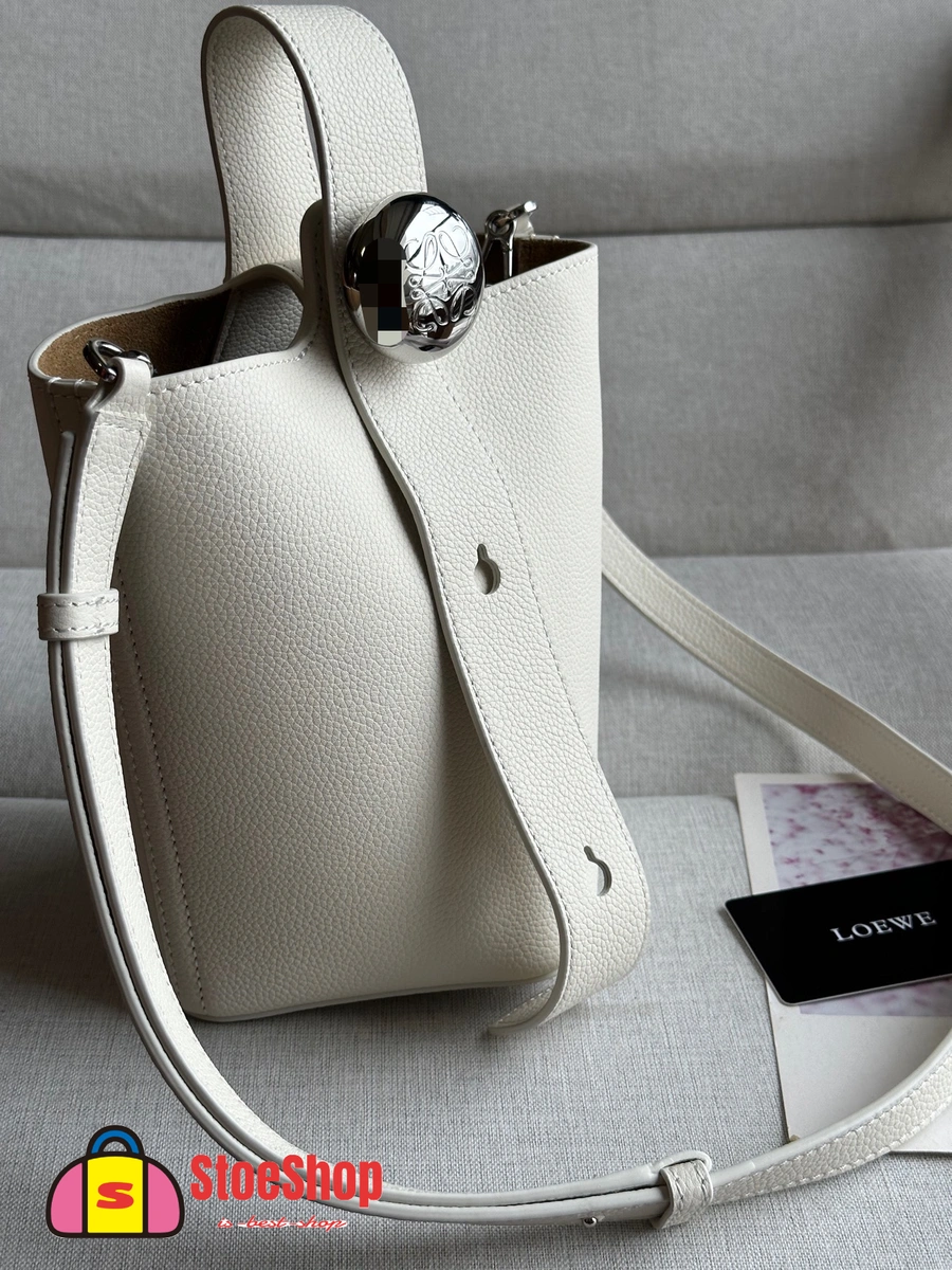 Loewe-羅意威 Pebble Bucket 系列 柔白色迷你柔軟粒面牛皮革斜挎水桶手袋 8 Loewe-羅意威 Pebble Bucket 系列 柔白色迷你柔軟粒面牛皮革斜挎水桶手袋