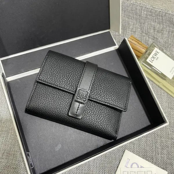 Loewe-羅意威 黑色小號柔軟粒面牛皮豎款錢包