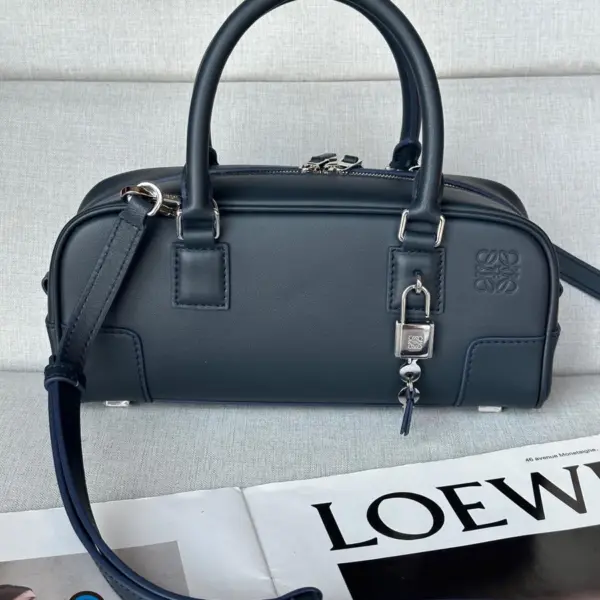 Loewe-羅意威 深海軍藍納帕牛皮革 Amazona Cropped 23 手拿包