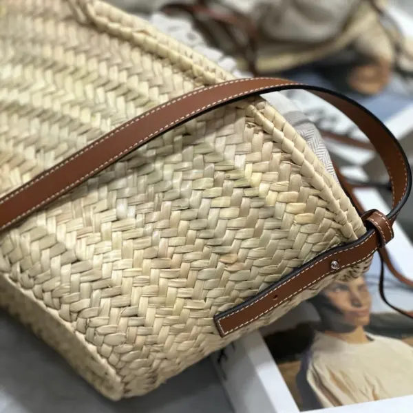 Loewe-羅意威 自然色 / 棕褐色棕櫚葉牛皮革抽繩肩背水桶包 14 Loewe-羅意威 自然色 / 棕褐色棕櫚葉牛皮革抽繩肩背水桶包