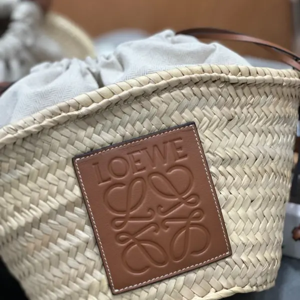 Loewe-羅意威 自然色 / 棕褐色棕櫚葉牛皮革抽繩肩背水桶包 15 Loewe-羅意威 自然色 / 棕褐色棕櫚葉牛皮革抽繩肩背水桶包