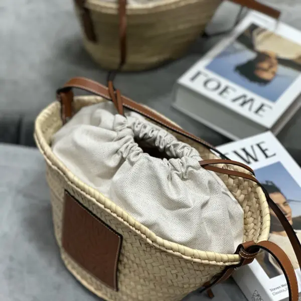 Loewe-羅意威 自然色 / 棕褐色棕櫚葉牛皮革抽繩肩背水桶包 17 Loewe-羅意威 自然色 / 棕褐色棕櫚葉牛皮革抽繩肩背水桶包