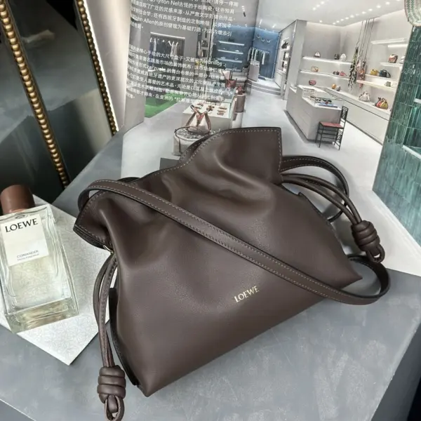 Loewe-羅意威 Flamenco 系列 巧克力色迷你納帕牛皮革手拿包