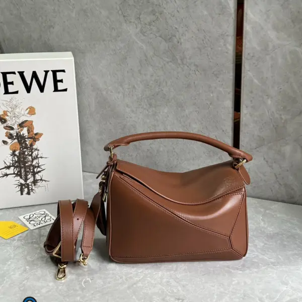 Loewe-羅意威 布朗尼深棕小號納帕羊皮革 Featherlight Puzzle 肩背包
