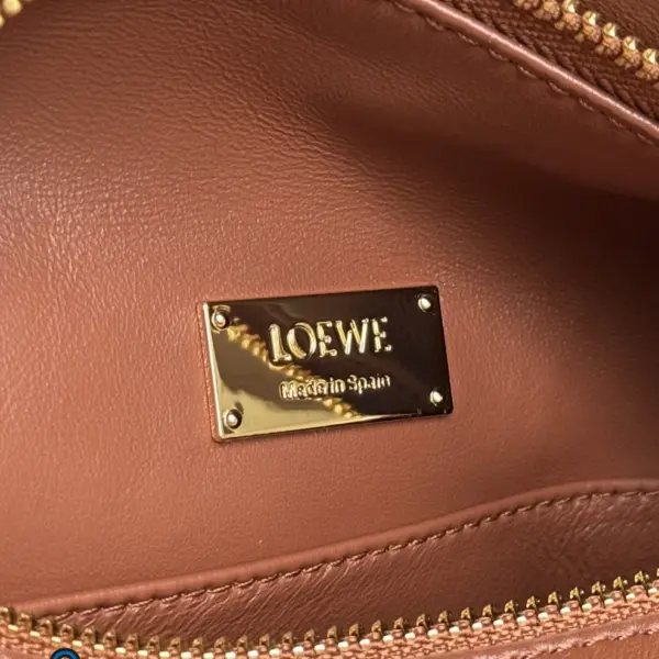 Loewe-羅意威 布朗尼深棕小號納帕羊皮革 Featherlight Puzzle 肩背包