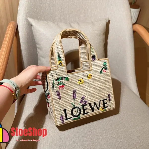 Loewe-羅意威 Font Tote 系列 自然色小號拉菲草斜挎包 12 Loewe-羅意威 Font Tote 系列 自然色小號拉菲草斜挎包