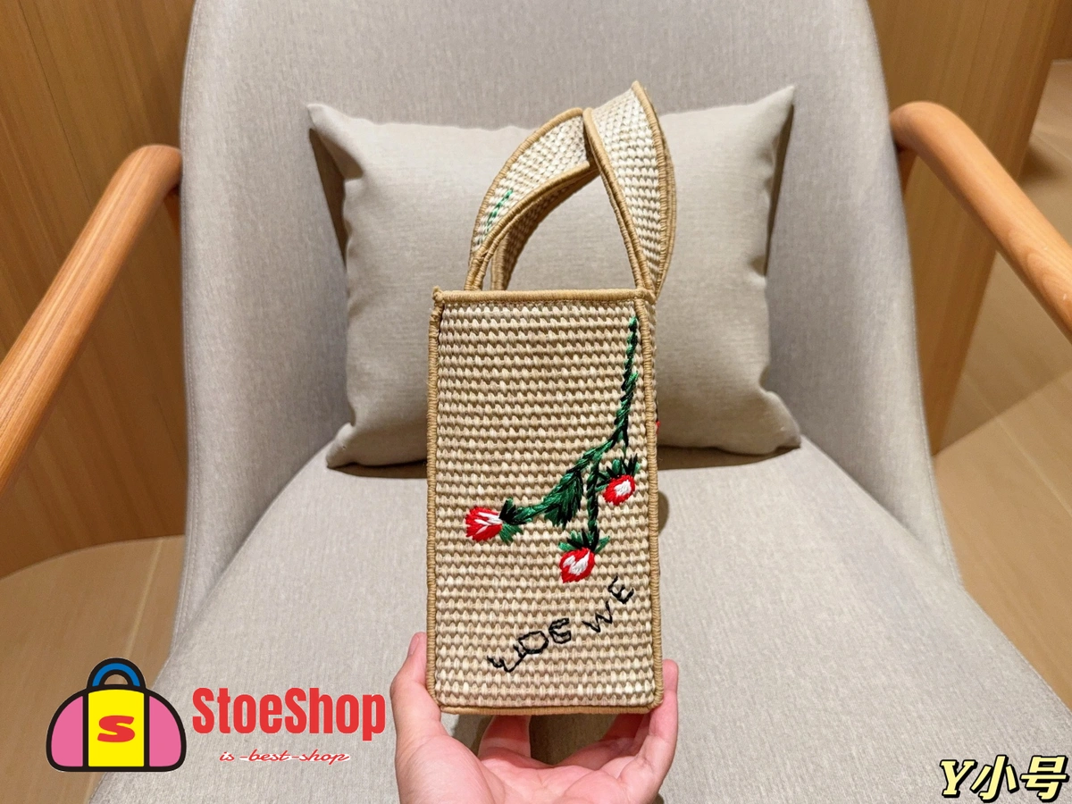 Loewe-羅意威 Font Tote 系列 自然色小號拉菲草斜挎包 6 Loewe-羅意威 Font Tote 系列 自然色小號拉菲草斜挎包